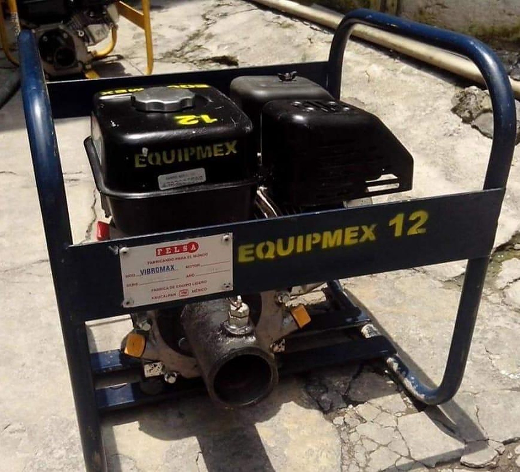 Bomba autocebante 3”, motor 5.5 HP gasolina